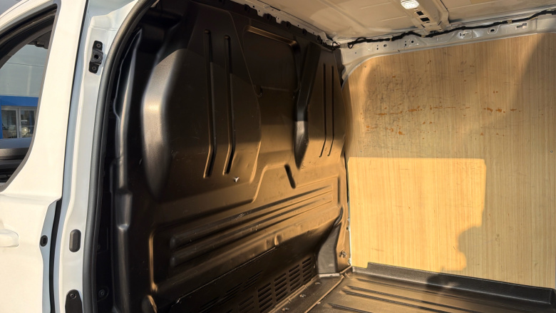 Ford Transit Custom 320 L2 Diesel Fwd 2.0 EcoBlue 136ps H1 Van Limited